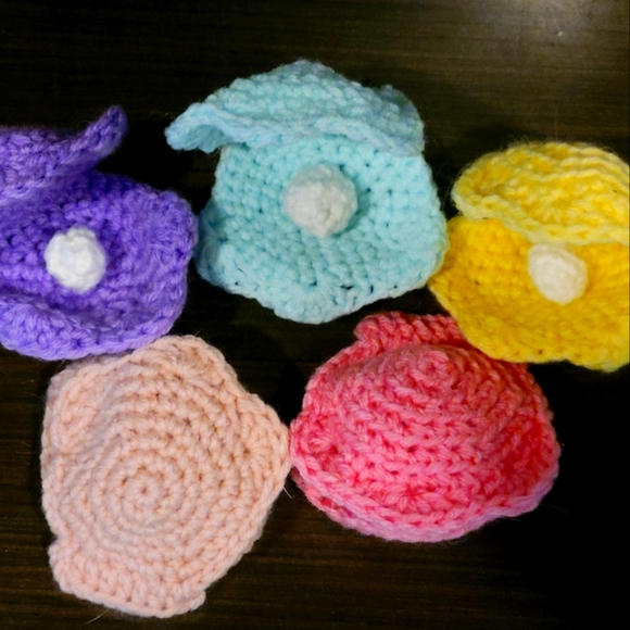 Hand crocheted oyster-pearl (5) - Picture 1 of 2